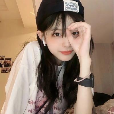左轮手枪莉莉 海报